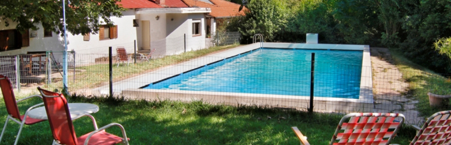 Piscina y entorno natural